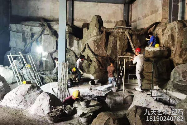 云南昆明水泥假山景觀(guān)制作-施工現場(chǎng)2