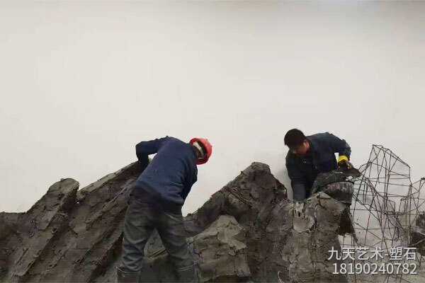 云南昆明水泥假山景觀(guān)制作-施工現場(chǎng)