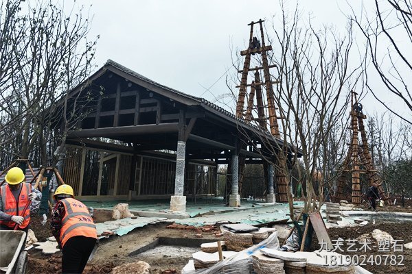成都園博會(huì )自貢園塑石景觀(guān)施工中