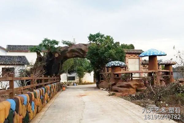 水泥假樹(shù)景觀(guān)大門(mén)，因其在造型、尺寸、材料、工藝上差異較大，價(jià)格請電詢(xún)