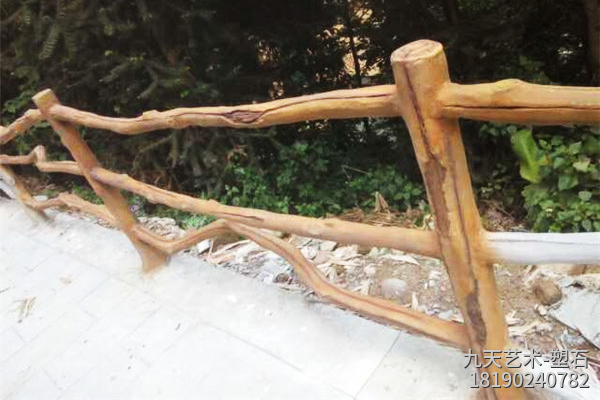 廣西景觀(guān)仿木柵欄安裝